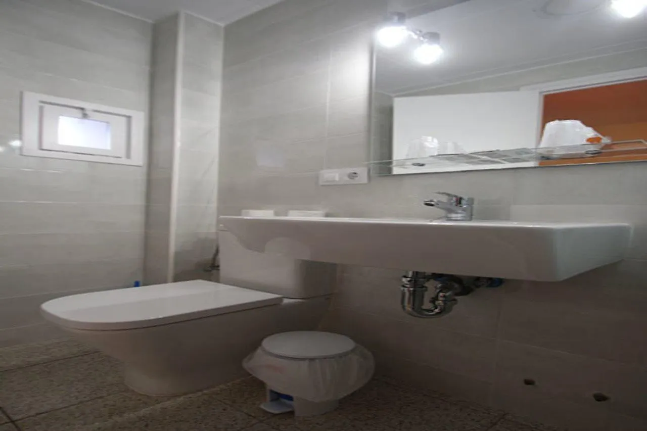 Hostal El Raco De Castello Castello  D'Empuries 3*,